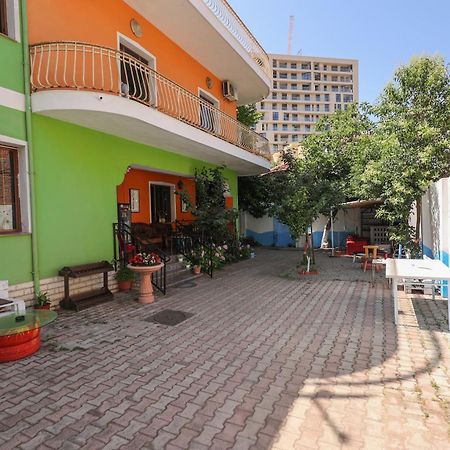 Hostel Osho Тирана Екстериор снимка