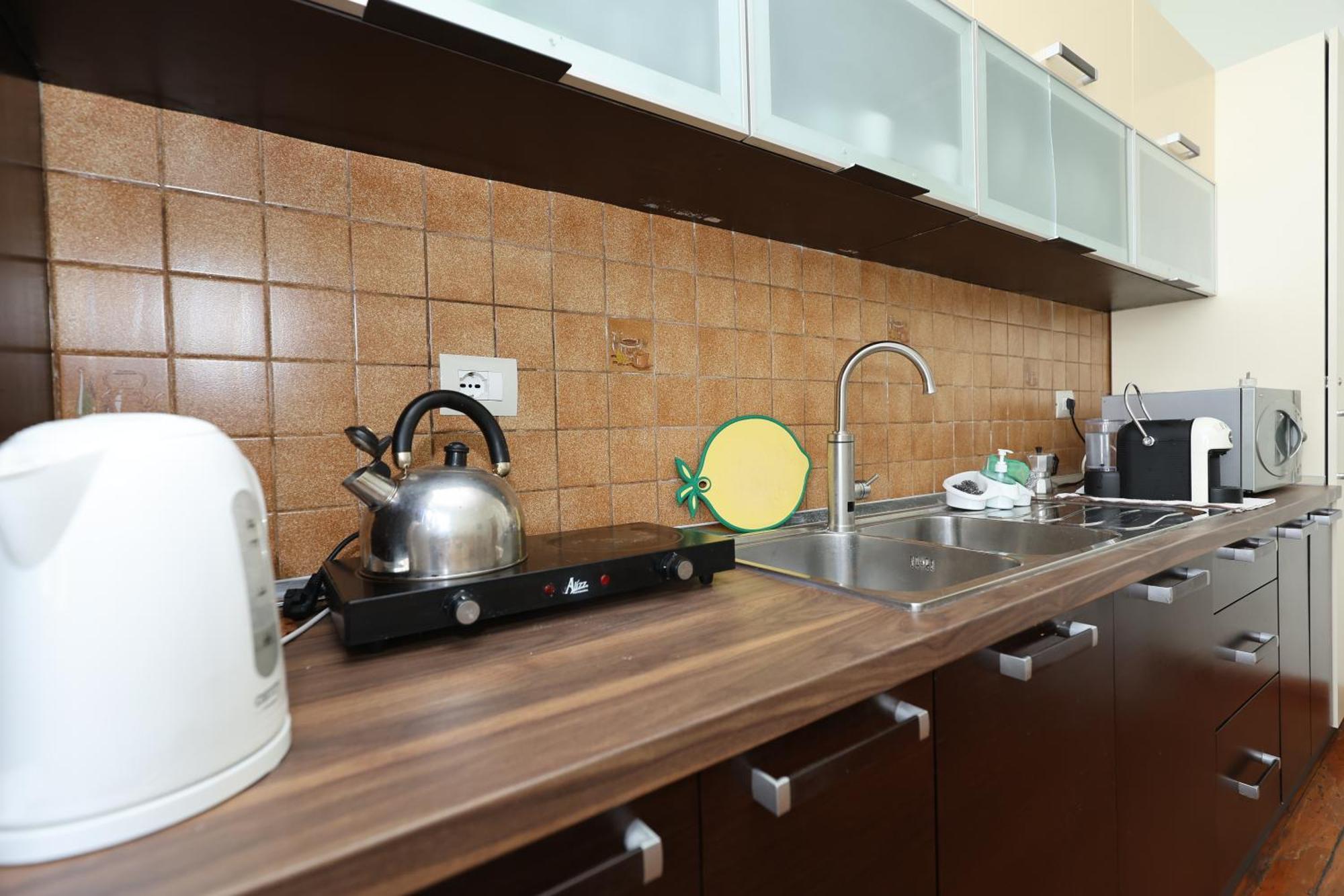 Hostel Osho Тирана Екстериор снимка