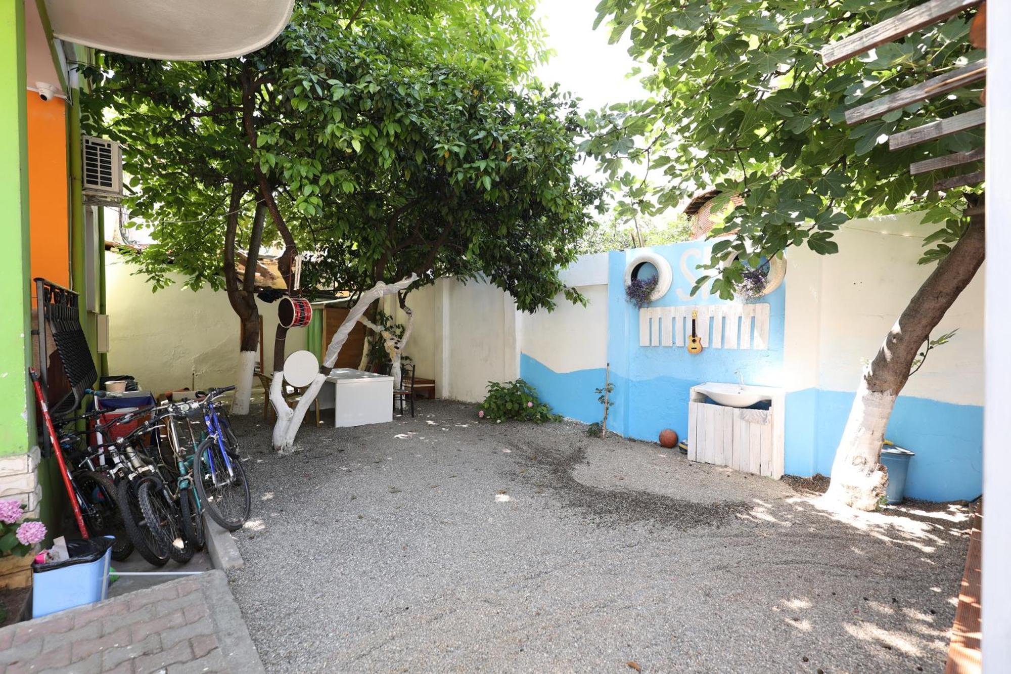 Hostel Osho Тирана Екстериор снимка