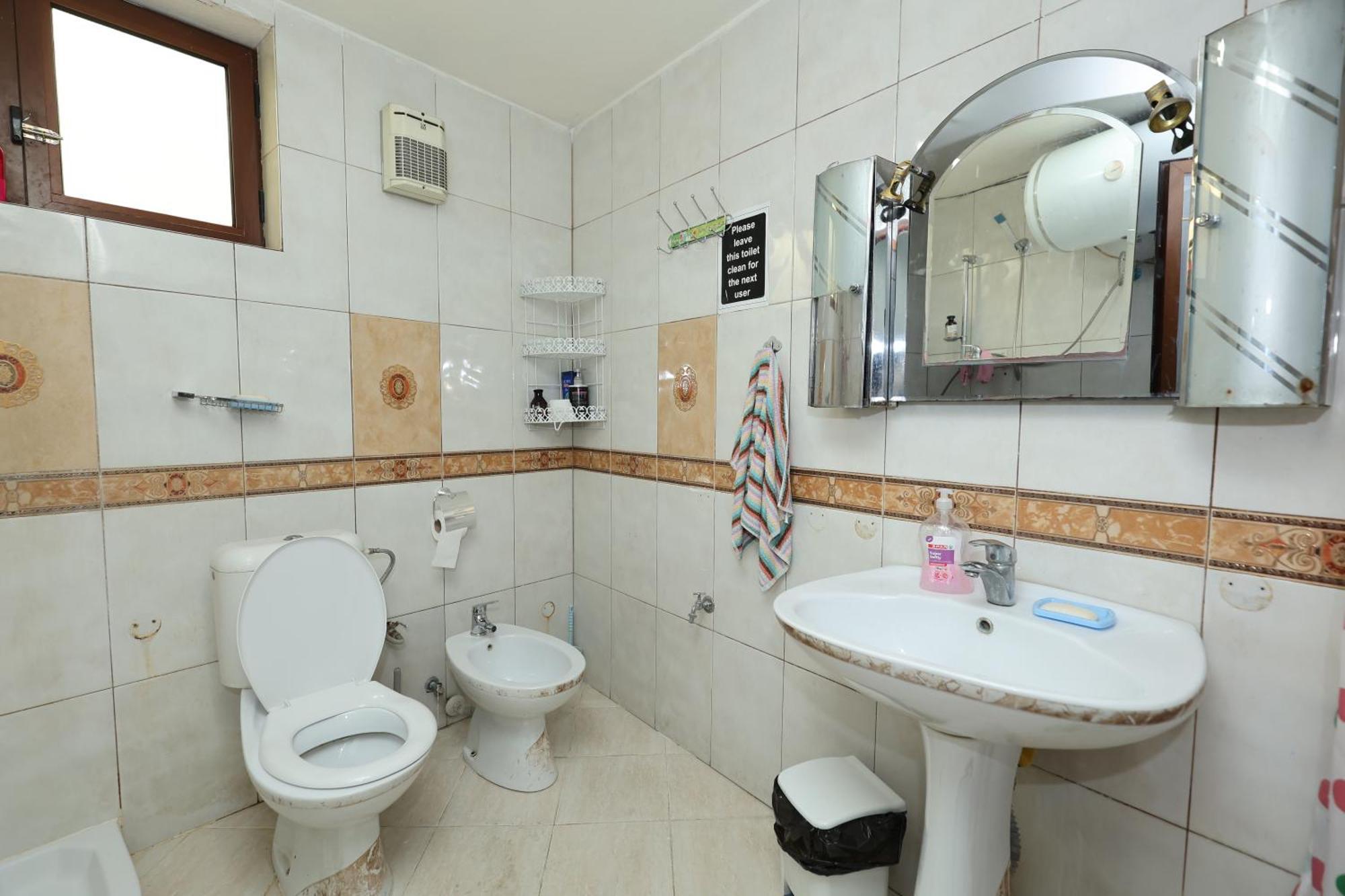 Hostel Osho Тирана Екстериор снимка