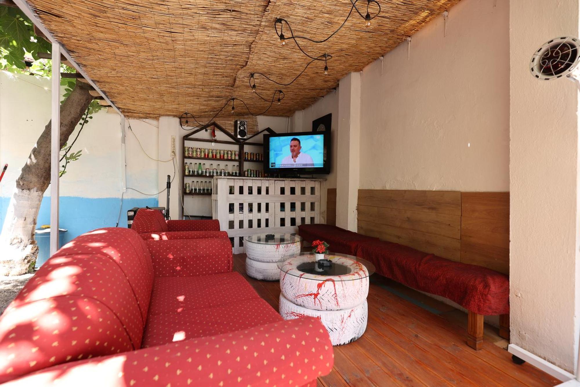 Hostel Osho Тирана Екстериор снимка