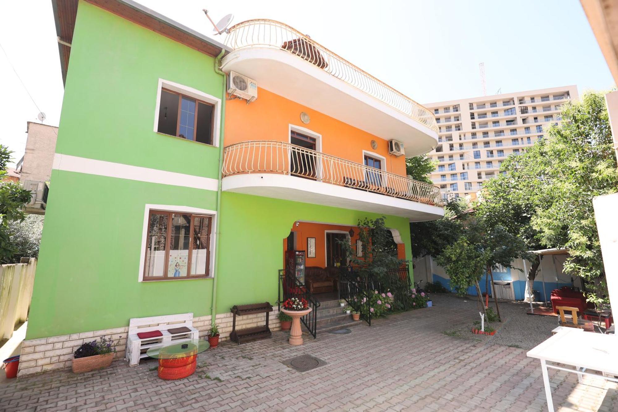 Hostel Osho Тирана Екстериор снимка