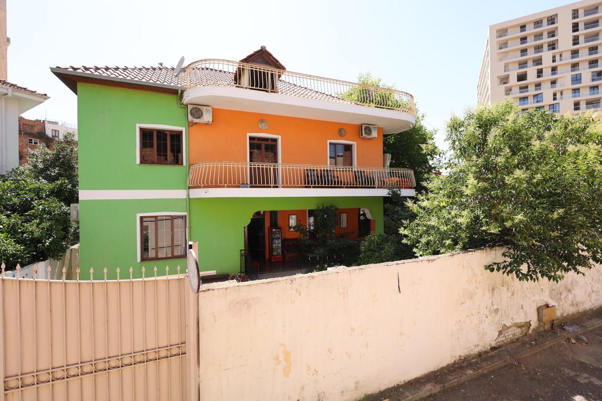 Hostel Osho Тирана Екстериор снимка