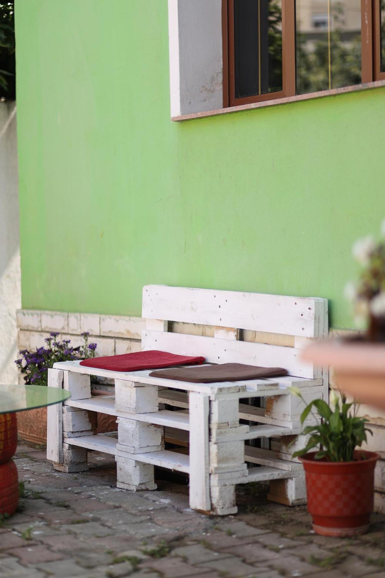 Hostel Osho Тирана Екстериор снимка