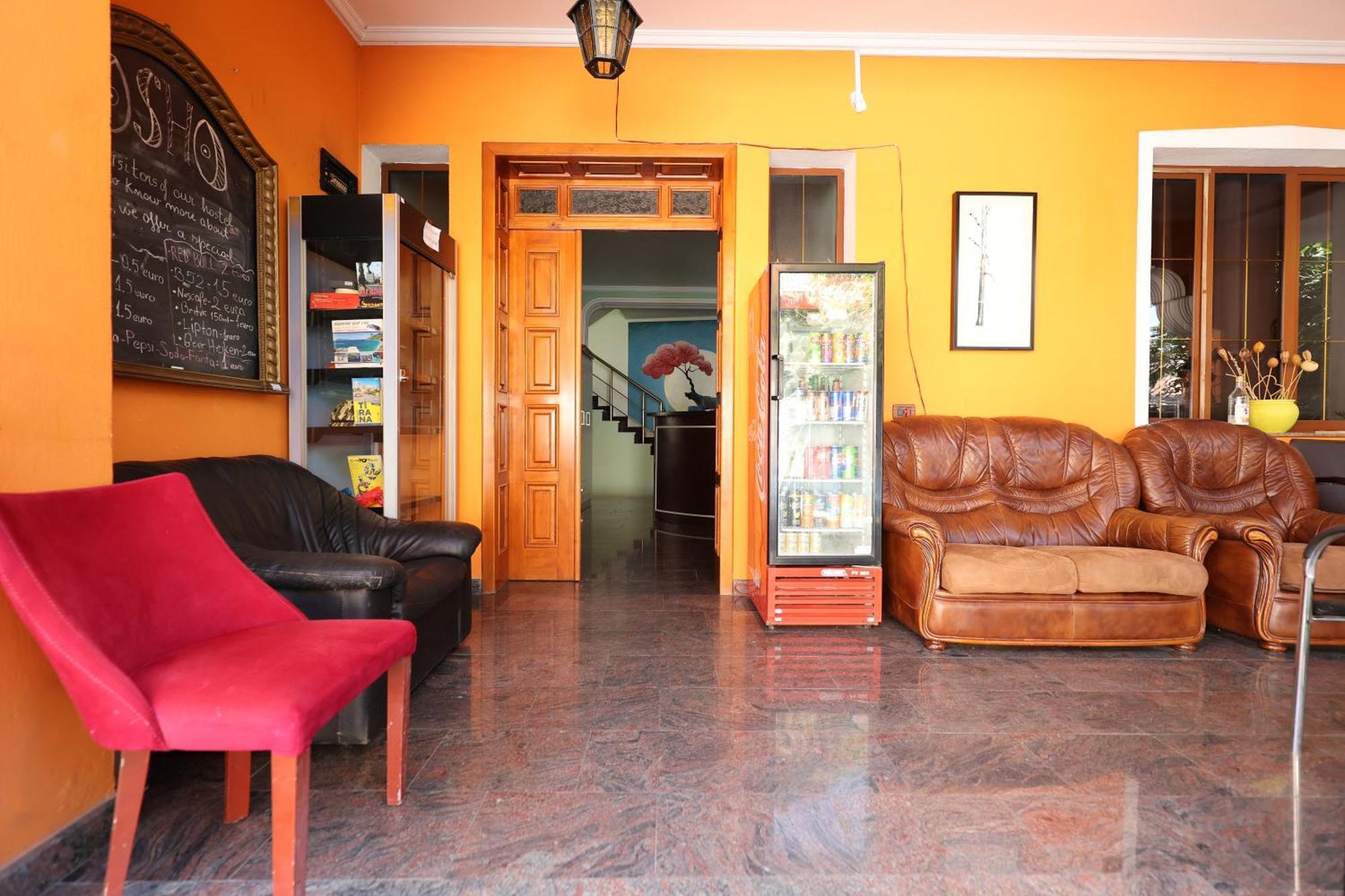 Hostel Osho Тирана Екстериор снимка