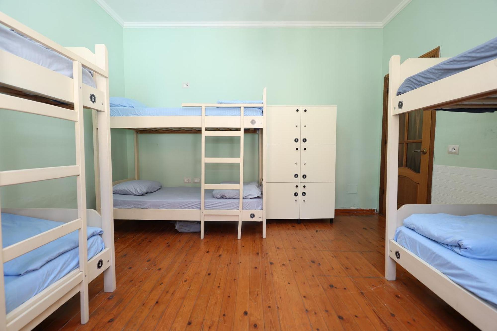 Hostel Osho Тирана Екстериор снимка